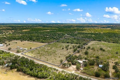 /international/us/5702-farm-to-market-road-2237-flatonia-tx-110110374933/