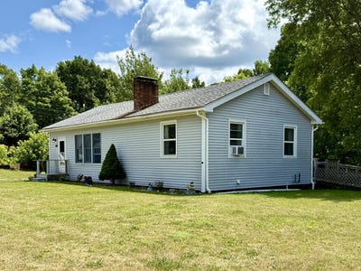 /international/us/111-washington-street-baileyville-me-110100924004/