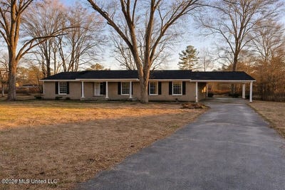 /international/us/239-w-college-street-hickory-ms-110107201871/