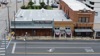 /international/us/120-124-n-austin-street-comanche-tx-110108587813/