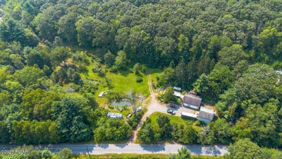 /international/us/204-ranch-road-hawley-pa-110101449182/