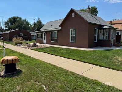 /international/us/222-e-barry-st-glendive-mt-110101140113/?lang=zh-tw