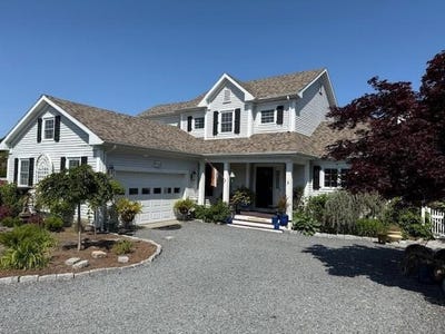 /international/us/13-old-colony-way-provincetown-ma-110099932531/