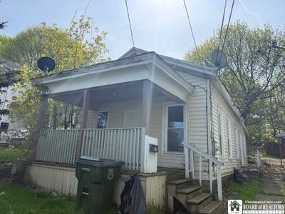 /international/us/108-hazzard-street-jamestown-ny-110108773904/