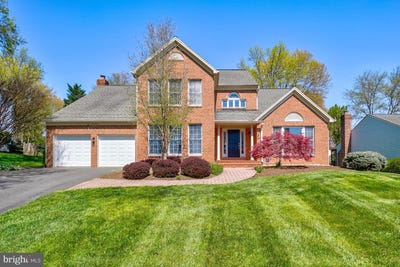 /international/us/15253-surrey-house-way-centreville-va-110107232287/