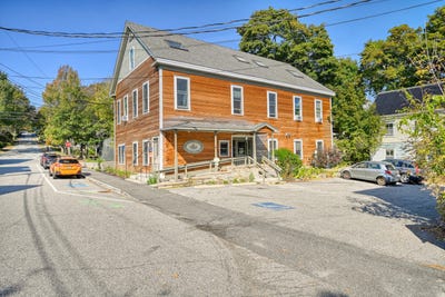 /international/us/9-union-street-hallowell-me-110102904683/