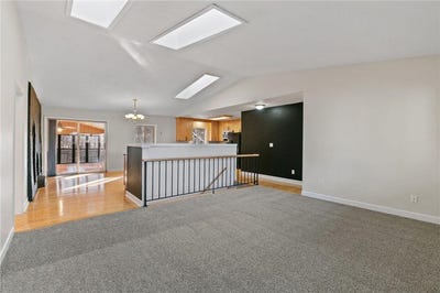 /international/us/1382-lakeside-circle-eagan-mn-110108079876/