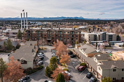 /international/us/376-sw-bluff-drive-bend-or-110106694301/
