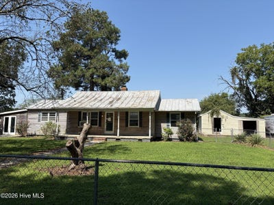 /international/us/1549-n-broad-street-edenton-nc-110110239606/