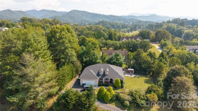 /international/us/91-crestview-street-canton-nc-110120465546/