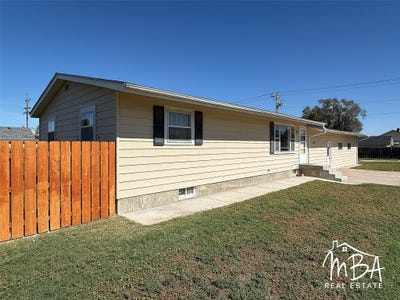 /international/us/109-w-johnson-street-garden-city-ks-110120411808/