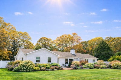 /international/us/79-jagger-lane-westhampton-ny-110105397482/