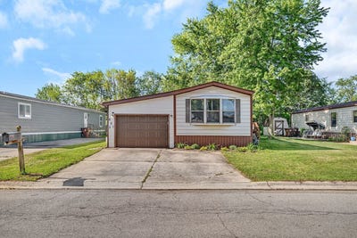/international/us/606-tanglewood-road-matteson-il-110108439398/