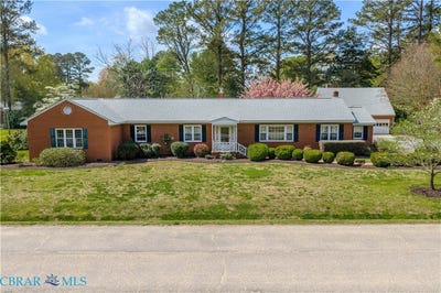 /international/us/8112-curle-drive-west-point-va-110107931729/
