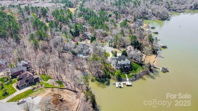 /international/us/11055-holiday-cove-drive-tega-cay-sc-110098164547/
