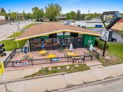/international/us/2148-university-avenue-green-bay-wi-110106620914/