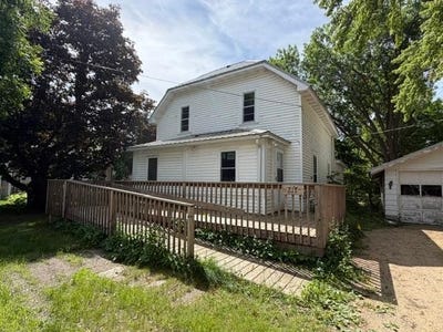 /international/us/217-w-oak-street-osakis-mn-110108858939/