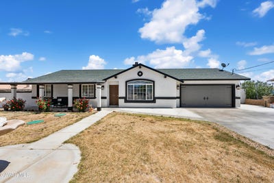 /international/us/11877-8th-avenue-hesperia-ca-110107537812/