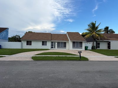 /international/us/9211-s-cypress-circle-miramar-fl-110120637544/