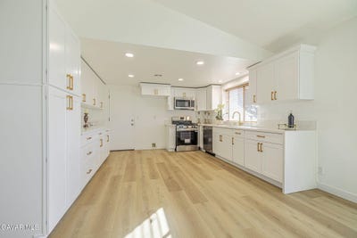 /international/us/7930-elder-avenue-rosamond-ca-110107054494/