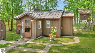 /international/us/7119-jose-lake-road-south-branch-mi-110101450072/?lang=en