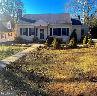/international/us/19314-weaver-road-triangle-va-110096645456/