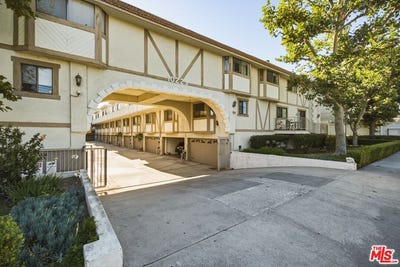 /international/us/10229-variel-ave-chatsworth-ca-110108754684/