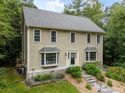 /international/us/2-ellison-lane-durham-nh-110100981750/
