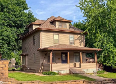 /international/us/216-4th-street-ne-hampton-ia-110108450876/