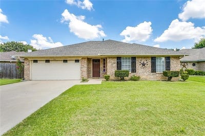 /international/us/904-vicksburg-lane-burleson-tx-110110398021/