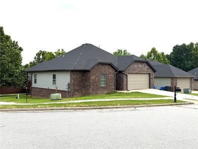 /international/us/2055-e-peppervine-drive-fayetteville-ar-110108605402/