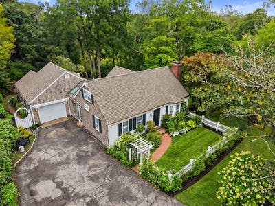 /international/us/3714-main-street-barnstable-ma-110110321662/
