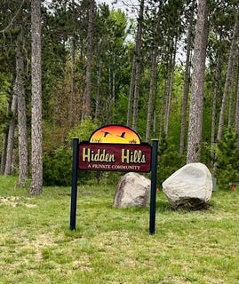 /international/us/4606-tall-pines-trail-nw-rapid-city-mi-110108587150/