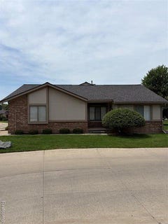 /international/us/38763-windmill-pointe-n-clinton-twp-mi-110109142446/