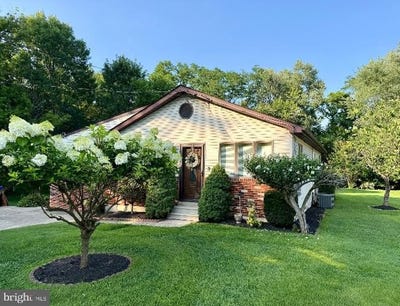 /international/us/2123-locust-st-upper-chichester-pa-110109544566/