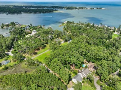 /international/us/106-anchor-drive-yorktown-va-110104628518/