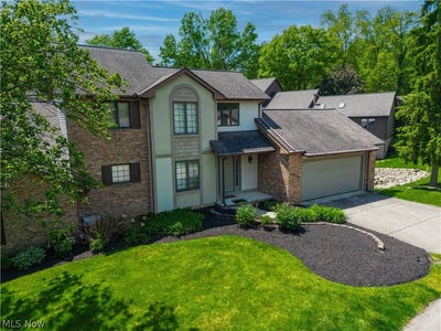 /international/us/4920-pond-drive-nw-north-canton-oh-110108151677/