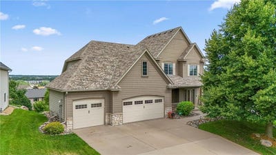 /international/us/3020-carey-heights-drive-maplewood-mn-110101135923/