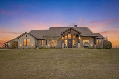 /international/us/12102-e-rocky-creek-road-crowley-tx-110106673217/