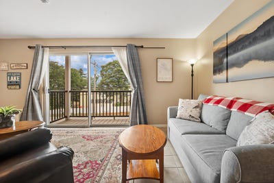 /international/us/131-lake-street-gilford-nh-110107613309/