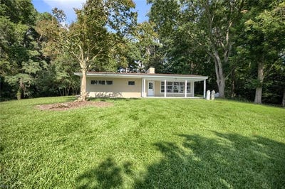 /international/us/5790-york-haven-lane-gloucester-va-110087140180/