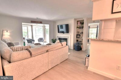 /international/us/2220-springwood-dr-108b-reston-va-110108581524/