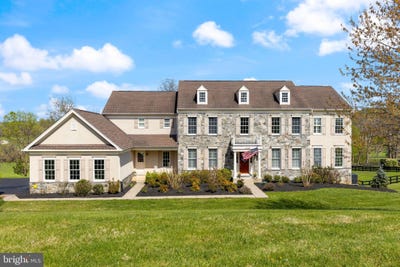 /international/us/15058-bankfield-drive-waterford-va-110104481891/