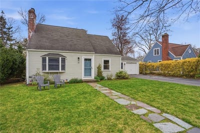 /international/us/19-salisbury-road-barrington-ri-110107511833/