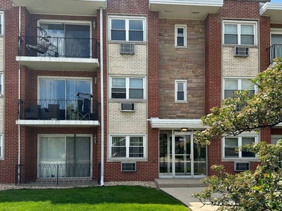 /international/us/10524-s-pulaski-road-oak-lawn-il-110119562407/