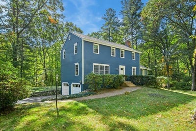/international/us/408-whitney-street-northborough-ma-110108207699/