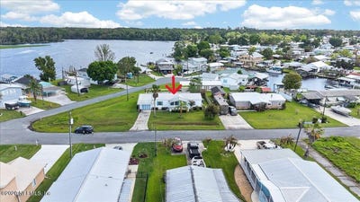 /international/us/186-sportsman-drive-welaka-fl-110107258726/