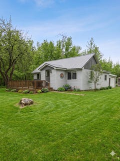 /international/us/28690-s-raber-rd-goetzville-mi-110107602722/