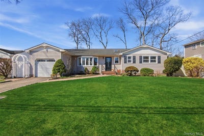 /international/us/64-avenue-d-holbrook-ny-110107168660/