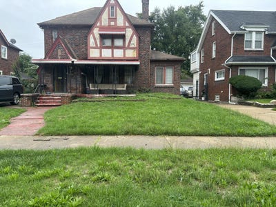 /international/us/16825-normandy-street-w-detroit-mi-110110319309/